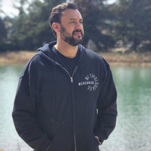 Cargar imagen en el visor de la galería, Merch Tipologías :: Sudadera Unisex con Cierre y Gorro